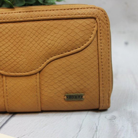 Roxy Wallet - Picture 2 of 8